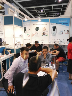 億聯智能攜新品驚艷亮相香港展與廣交會，引領電子產品創新風潮